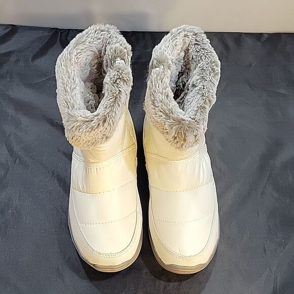 BRAND NEW EVERLAST FUZZY SLIP-ON WOMEN"S ANKLE BOOT - Picture 4 of 13